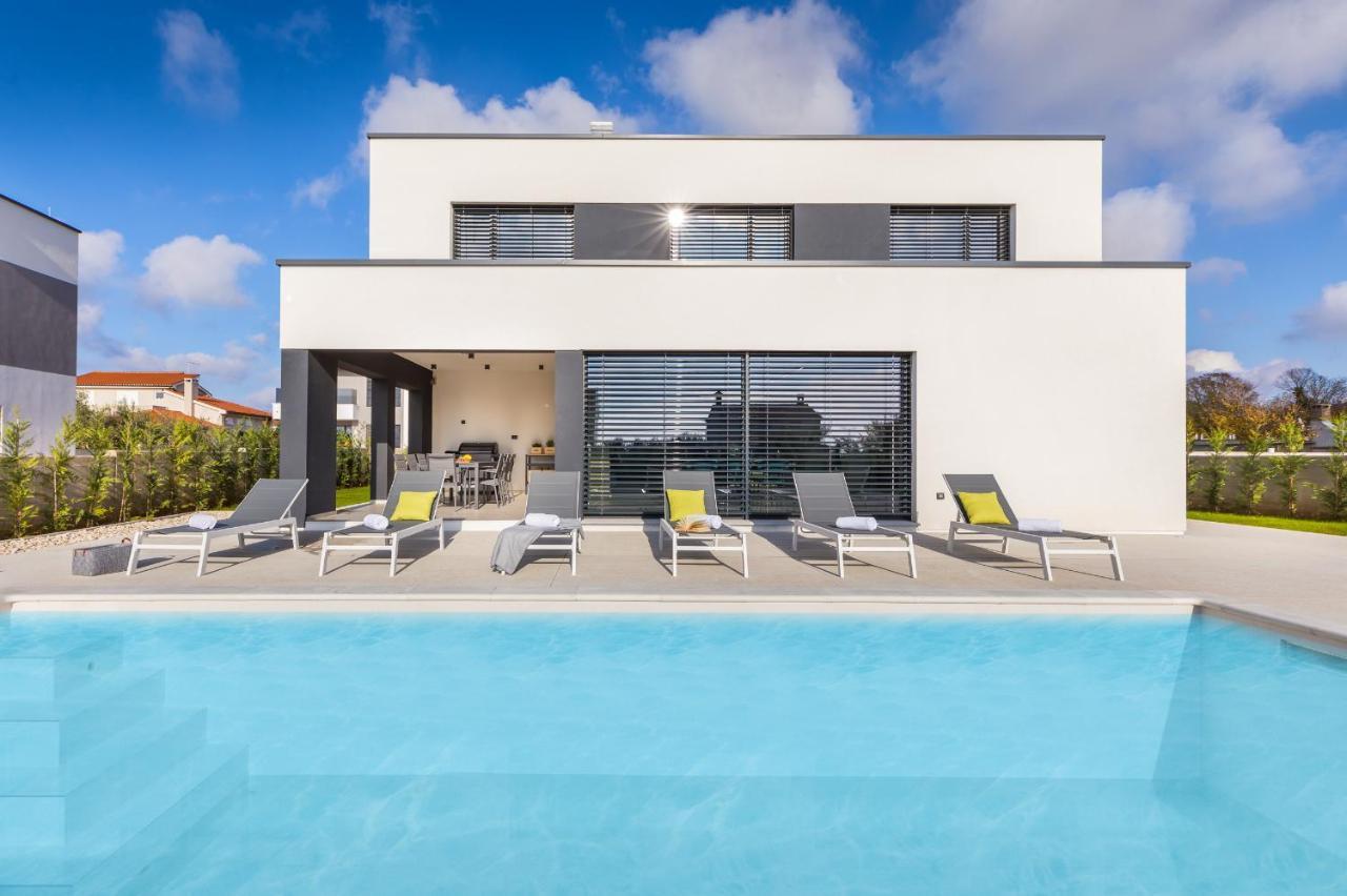 Amazing Private Villa With Outdoor Swimming Pool In Vodnjan Dış mekan fotoğraf