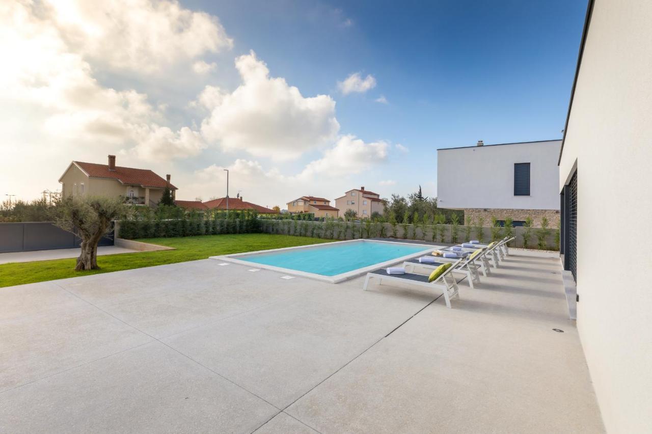 Amazing Private Villa With Outdoor Swimming Pool In Vodnjan Dış mekan fotoğraf