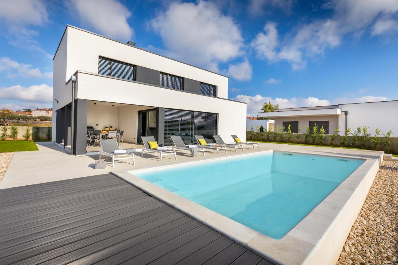 Amazing Private Villa With Outdoor Swimming Pool In Vodnjan Dış mekan fotoğraf